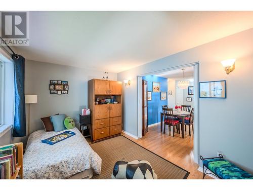 335 Falcon Drive, Penticton, BC - Indoor Photo Showing Bedroom