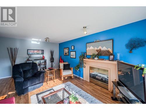 335 Falcon Drive, Penticton, BC - Indoor Photo Showing Living Room With Fireplace