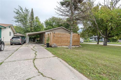 66 Minikada Bay, Winnipeg, MB - Outdoor