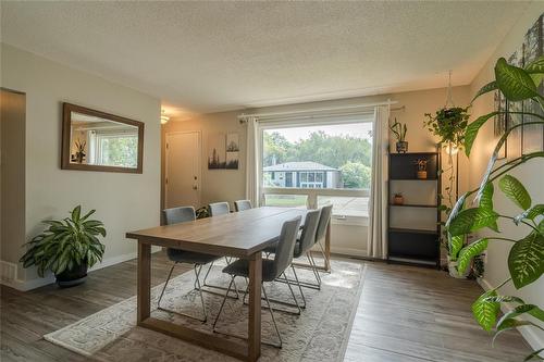 66 Minikada Bay, Winnipeg, MB - Indoor Photo Showing Dining Room