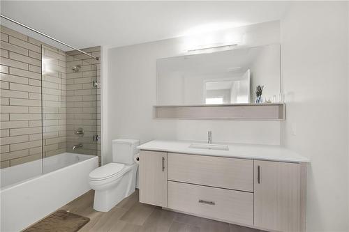 320 Plains Road E|Unit #312, Burlington, ON - Indoor Photo Showing Bathroom