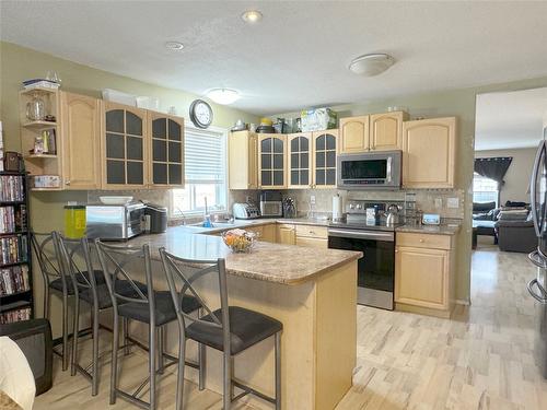 1100-2440 Old Okanagan Highway, West Kelowna, BC - Indoor Photo Showing Kitchen