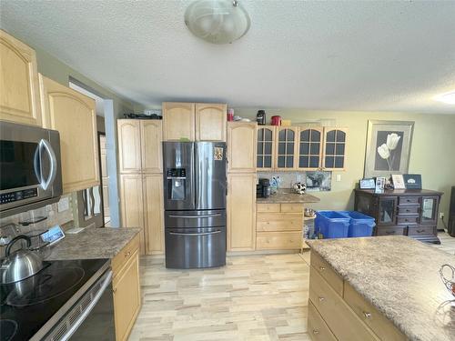 1100-2440 Old Okanagan Highway, West Kelowna, BC - Indoor Photo Showing Kitchen