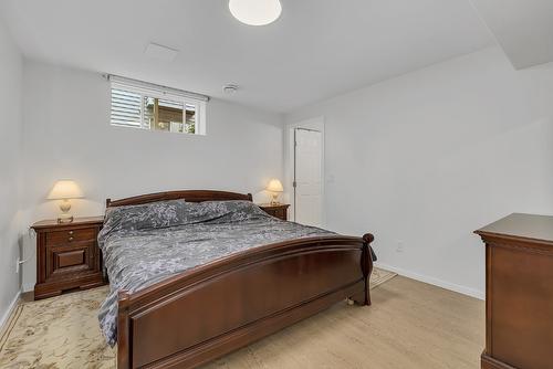 538 Holbrook Road, Kelowna, BC - Indoor Photo Showing Bedroom