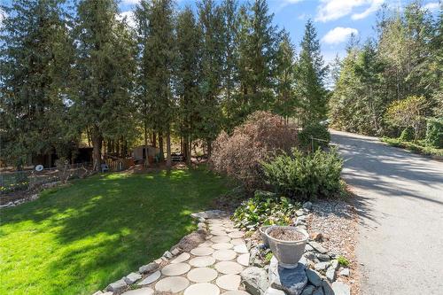 657 Waverley Park Frontage Road, Sorrento, BC 