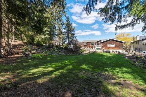 657 Waverley Park Frontage Road, Sorrento, BC 