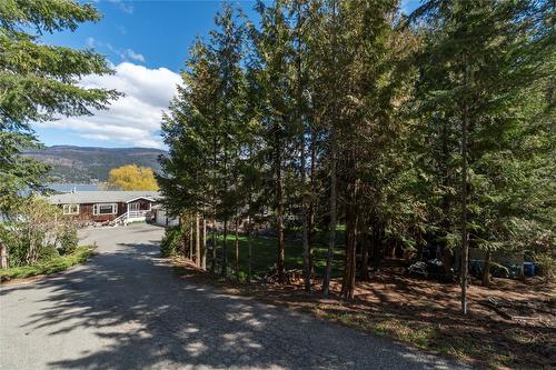 657 Waverley Park Frontage Road, Sorrento, BC 