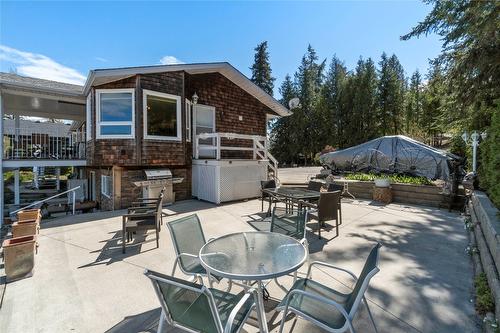 657 Waverley Park Frontage Road, Sorrento, BC 