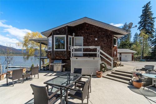 657 Waverley Park Frontage Road, Sorrento, BC 