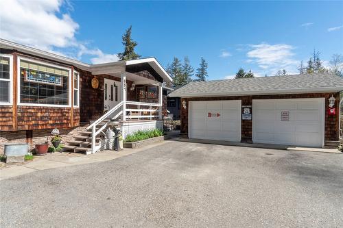 657 Waverley Park Frontage Road, Sorrento, BC 