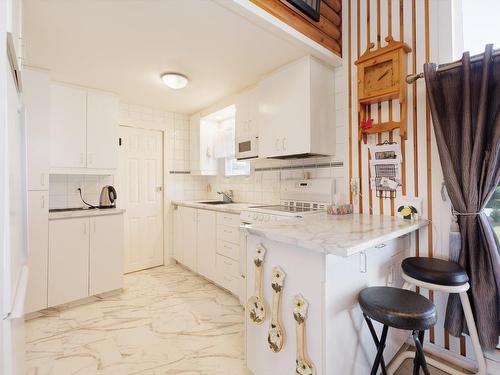 Cuisine - 218 Ch. Du Fleuve, Coteau-Du-Lac, QC - Indoor Photo Showing Kitchen