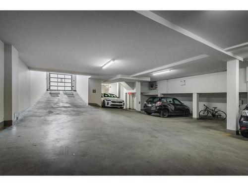 Parking - 103-208 Rue Bourget, Montréal (Le Sud-Ouest), QC - Indoor Photo Showing Garage