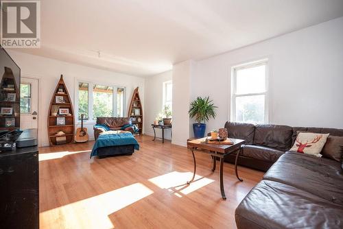 4131 Opeongo Road, Eganville, ON - Indoor Photo Showing Living Room