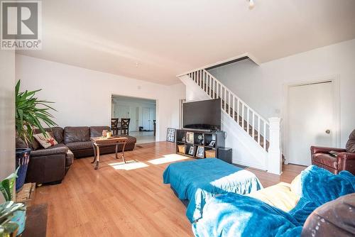 4131 Opeongo Road, Eganville, ON - Indoor Photo Showing Living Room