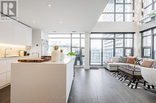 627 - 637 Lake Shore Boulevard W, Toronto (Niagara), ON - Indoor