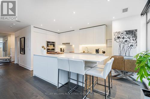 627 - 637 Lake Shore Boulevard W, Toronto (Niagara), ON - Indoor Photo Showing Kitchen With Upgraded Kitchen