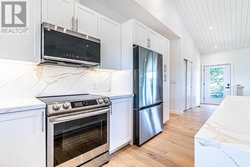 33 Coshs Road, Kawartha Lakes, ON - Indoor Photo Showing Kitchen