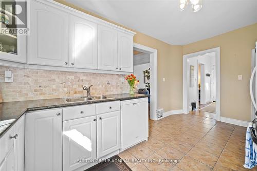 23 Westmoreland Avenue, Oshawa (O'Neill), ON - Indoor Photo Showing Kitchen With Double Sink