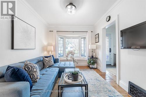 23 Westmoreland Avenue, Oshawa (O'Neill), ON - Indoor Photo Showing Living Room