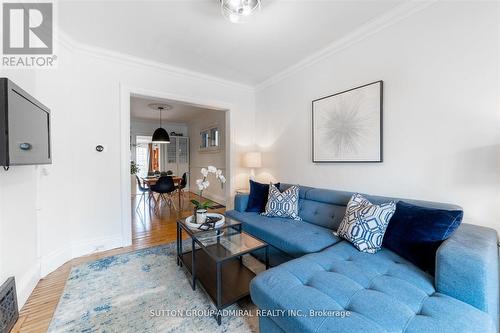 23 Westmoreland Avenue, Oshawa (O'Neill), ON - Indoor Photo Showing Living Room