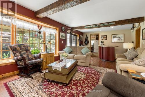 3 Simcoe Street, Caledon, ON - Indoor Photo Showing Living Room