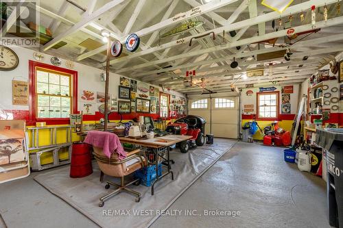 3 Simcoe Street, Caledon, ON - Indoor Photo Showing Garage