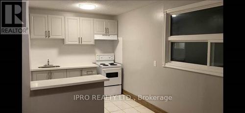 94 Mary Street W, Kawartha Lakes, ON - Indoor Photo Showing Kitchen