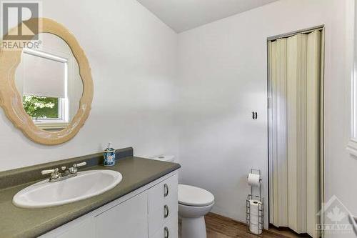 2597 North Campbell Road, Augusta, ON - Indoor Photo Showing Bathroom