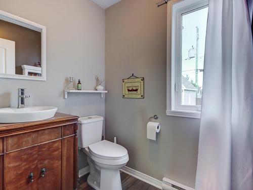 Powder room - 281 Rue Ravel, Saint-Jean-Sur-Richelieu, QC - Indoor Photo Showing Bathroom