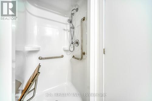 217 - 1800 Simcoe Street N, Oshawa (Samac), ON - Indoor Photo Showing Bathroom