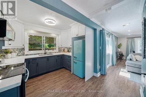 787 Churchill Lane, Georgina (Historic Lakeshore Communities), ON - Indoor Photo Showing Kitchen With Double Sink