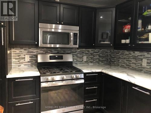 5189 Jepson Street, Niagara Falls, ON - Indoor Photo Showing Kitchen With Upgraded Kitchen