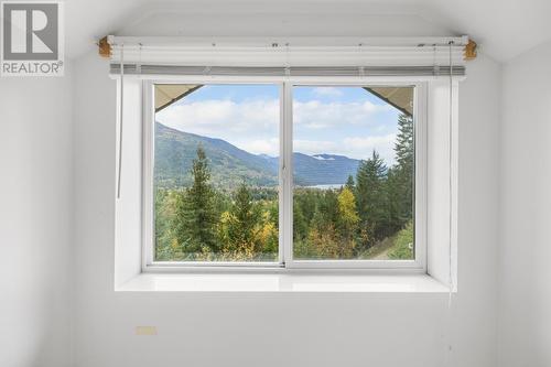 16155 Seymour Road, Crawford Bay, BC - Indoor Photo Showing Other Room