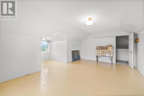 16155 Seymour Road, Crawford Bay, BC - Indoor Photo Showing Other Room