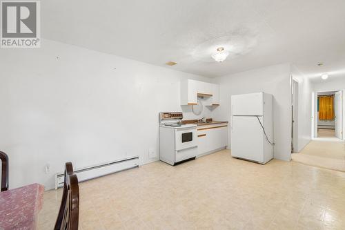 16155 Seymour Road, Crawford Bay, BC - Indoor Photo Showing Kitchen