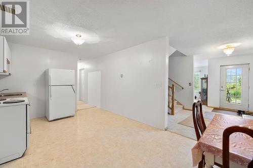 16155 Seymour Road, Crawford Bay, BC - Indoor Photo Showing Kitchen With Double Sink