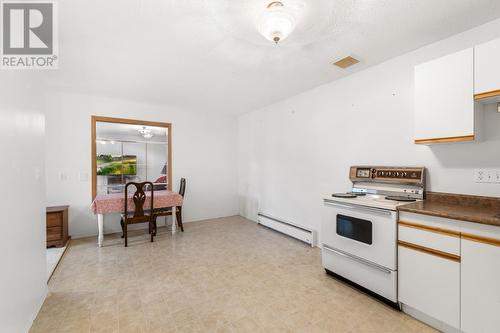 16155 Seymour Road, Crawford Bay, BC - Indoor Photo Showing Kitchen