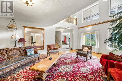 16155 Seymour Road, Crawford Bay, BC - Indoor Photo Showing Living Room