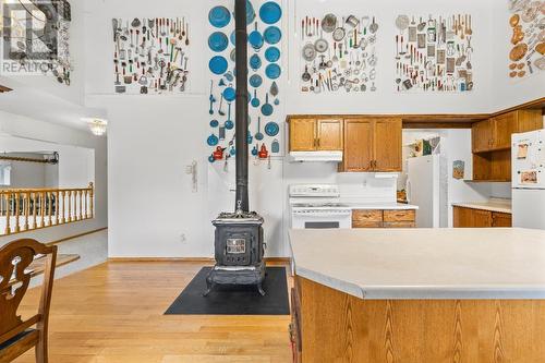 16155 Seymour Road, Crawford Bay, BC - Indoor Photo Showing Kitchen