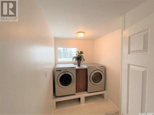 507 Hudson Street, Hudson Bay, SK - Indoor Photo Showing Laundry Room