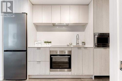 1111 - 1 Jarvis Street, Hamilton (Beasley), ON - Indoor Photo Showing Kitchen