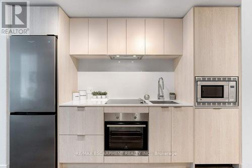 1111 - 1 Jarvis Street, Hamilton (Beasley), ON - Indoor Photo Showing Kitchen