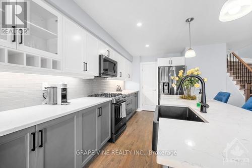 210 Purchase Crescent, Ottawa, ON - Indoor Photo Showing Kitchen With Upgraded Kitchen