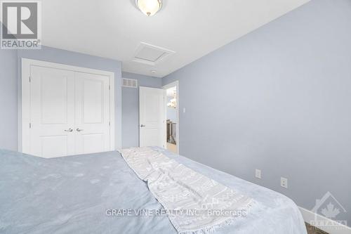 210 Purchase Crescent, Ottawa, ON - Indoor Photo Showing Bedroom