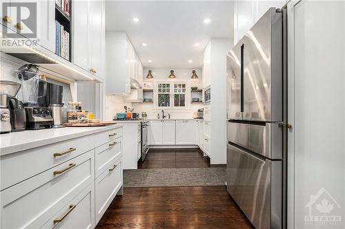 127 Acacia Avenue, Ottawa, ON - Indoor Photo Showing Kitchen With Upgraded Kitchen