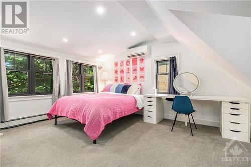 127 Acacia Avenue, Ottawa, ON - Indoor Photo Showing Bedroom