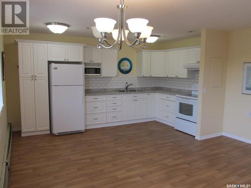 306 102 Manor Drive, Nipawin, SK - Indoor Photo Showing Kitchen With Double Sink