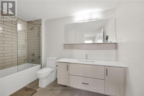 312 - 320 Plains Road E, Burlington, ON - Indoor Photo Showing Bathroom