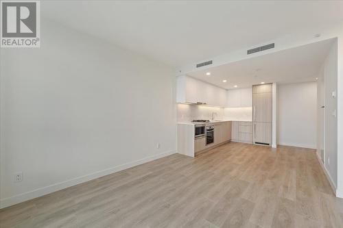 27Th Floor 318 Alderson Avenue, Coquitlam, BC - Indoor Photo Showing Kitchen