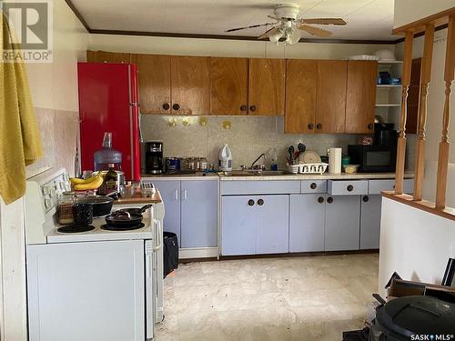 319 First Avenue, Quinton, SK - Indoor Photo Showing Kitchen With Double Sink